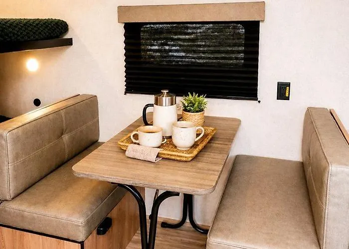 Rustic Canyon Camper Bunk Retreat With Mini Bunks Near Route 66 In Williams, Arizona